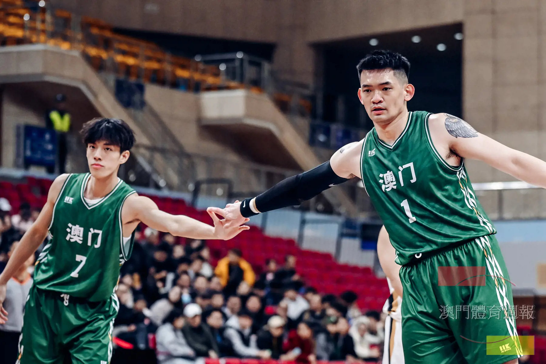 副2 黎家棟與李翔互相激勵.jpg